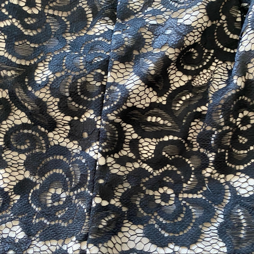 [Chi Chi London] Lace Cocktail dress - Picture 10 of 10